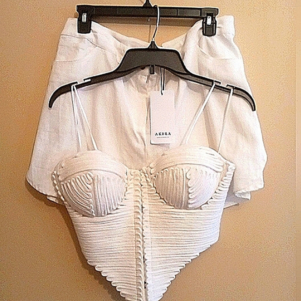 AKIRA Cream Linen Blend Shorts - Picture 5 of 5